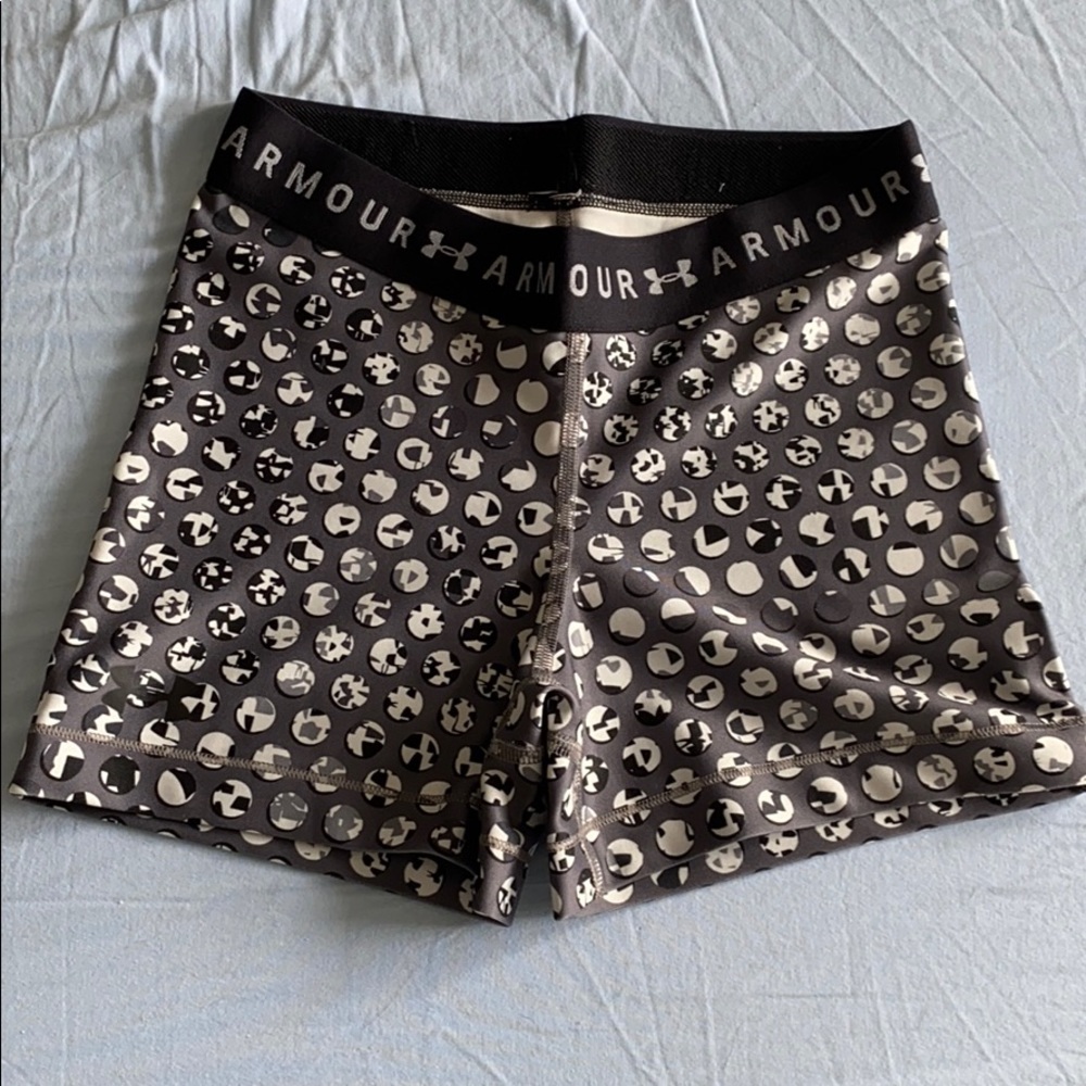 Under Armour compression shorts S Small